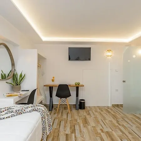 Naxian Nest 2br Near - Semi Basement Апартаменты Naxos City