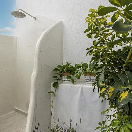 Апартаменты Naxian Nest 2br Near - Semi Basement Naxos City