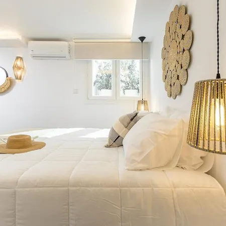 Naxian Nest 2br Near - Semi Basement * Naxos City