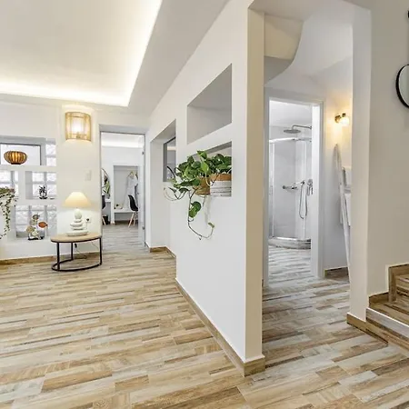 Apartment Naxian Nest 2br Near - Semi Basement Naxos City