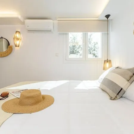2Br Apartment Near Beach - Central - Semi Basement Naxos City