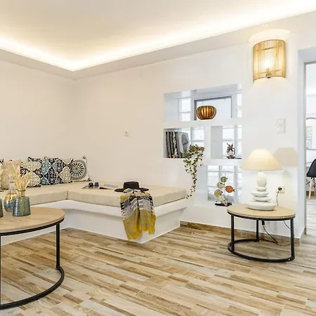 2Br Apartment Near Beach - Central - Semi Basement Naxos City