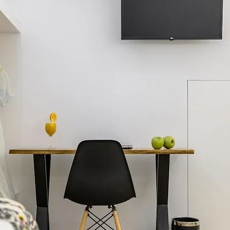 Naxian Nest 2br Near - Semi Basement Naxos City