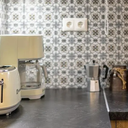 Naxian Nest 2br Near - Semi Basement * Naxos City