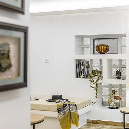 Naxian Nest 2br Near - Semi Basement Daire *