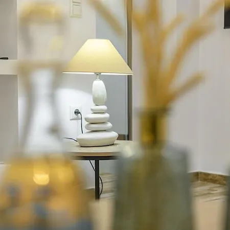 Naxian Nest 2br Near - Semi Basement