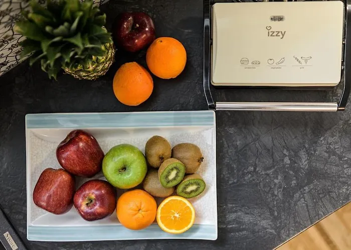 Naxian Nest 2br Near - Semi Basement Apartment Naxos City