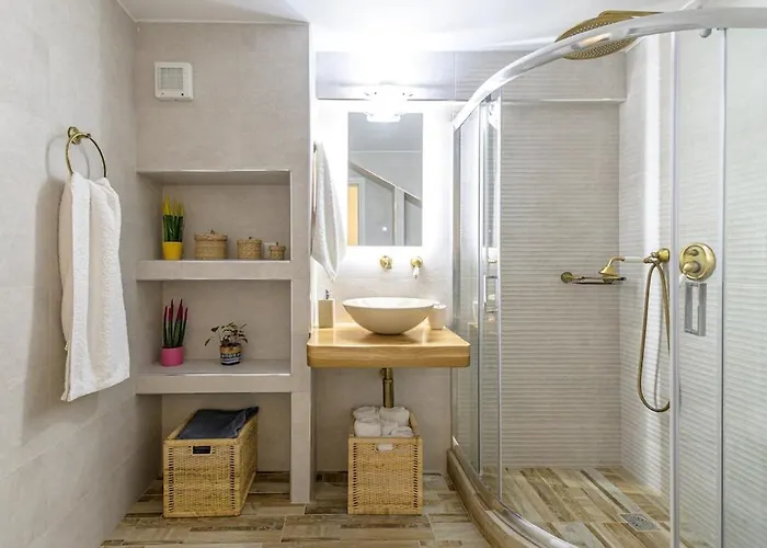 Naxian Nest 2br Near - Semi Basement *