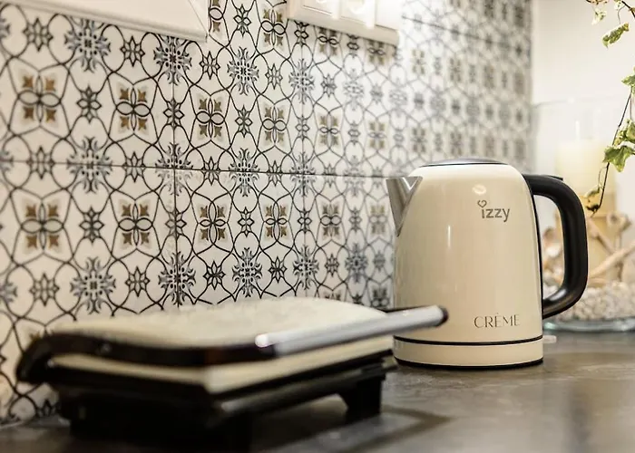 Naxian Nest 2br Near - Semi Basement *