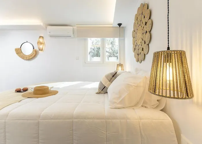 Naxian Nest 2br Near - Semi Basement * Naxos City