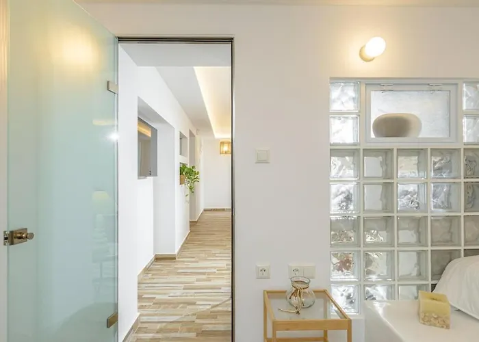 Apartment Naxian Nest 2br Near - Semi Basement