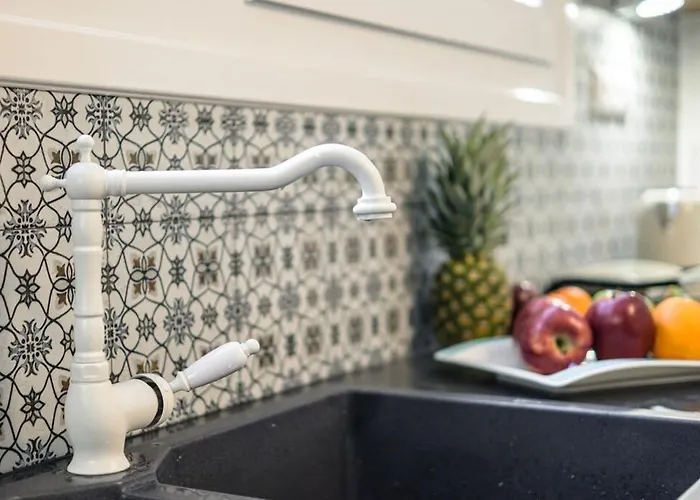 Apartment Naxian Nest 2br Near - Semi Basement