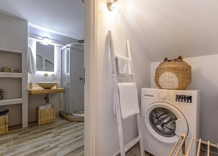 アパート Naxian Nest 2br Near - Semi Basement Naxos City