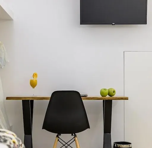 Naxian Nest 2br Near - Semi Basement Naxos City