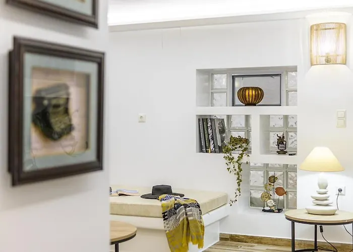 Naxian Nest 2br Near - Semi Basement Apartment *