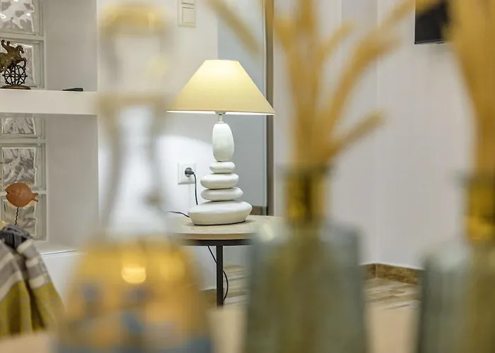 Naxian Nest 2br Near - Semi Basement