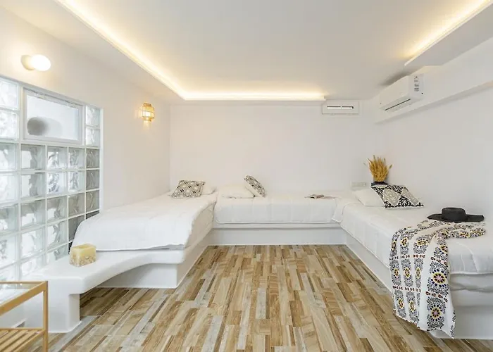 Naxian Nest 2br Near - Semi Basement Naxos City